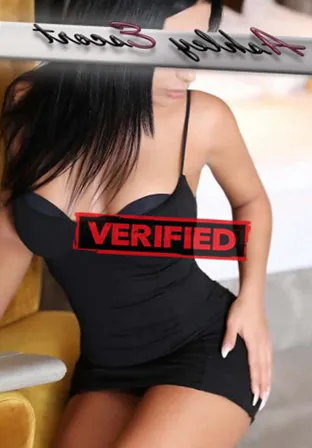 Iris tits Find a prostitute Thinadhoo